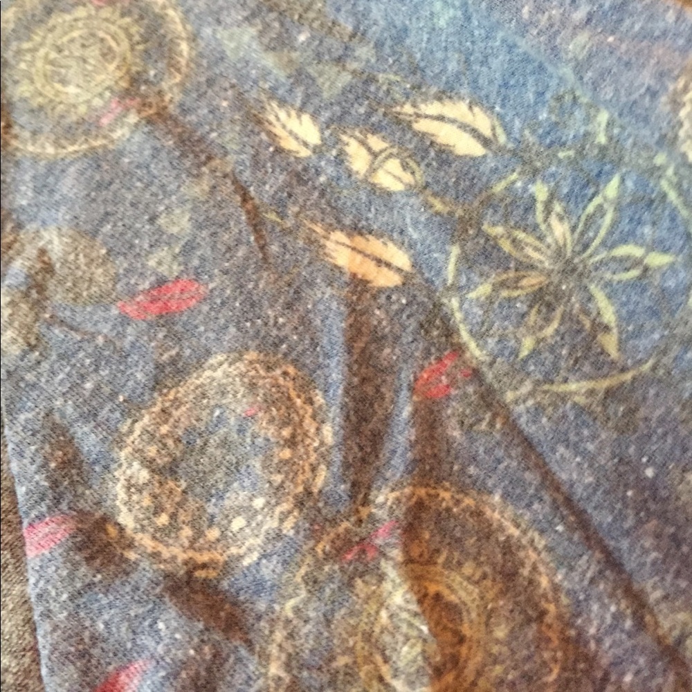 Lula Roe “Randy tee Size Medium - Picture 5 of 8